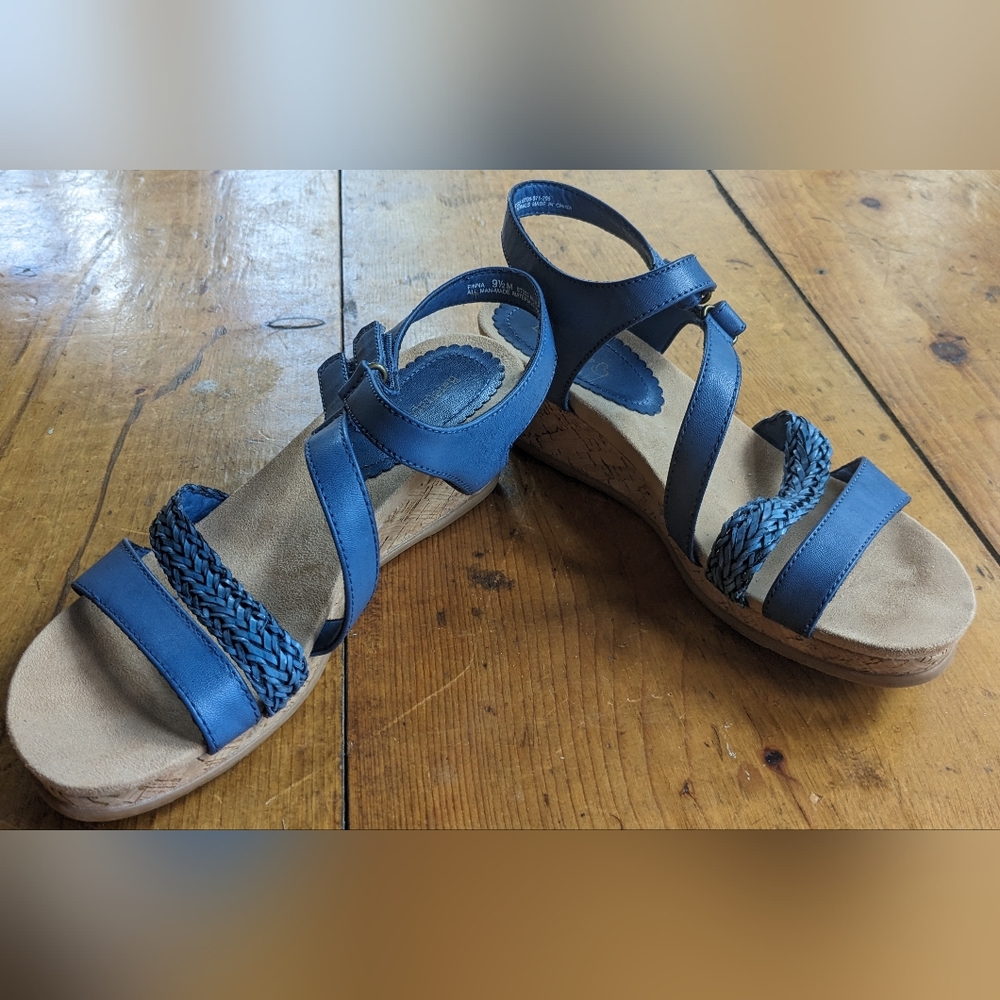 BareTraps Blue Wedge Sandals - Picture 5 of 10
